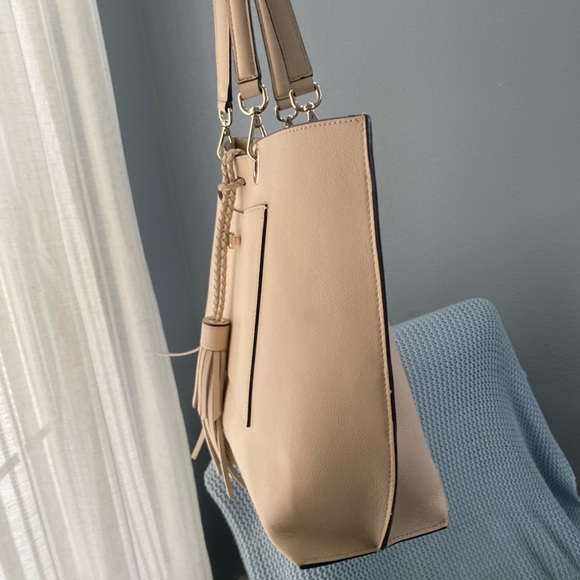 Henri Bendel Tote Bag - Picture 4 of 11
